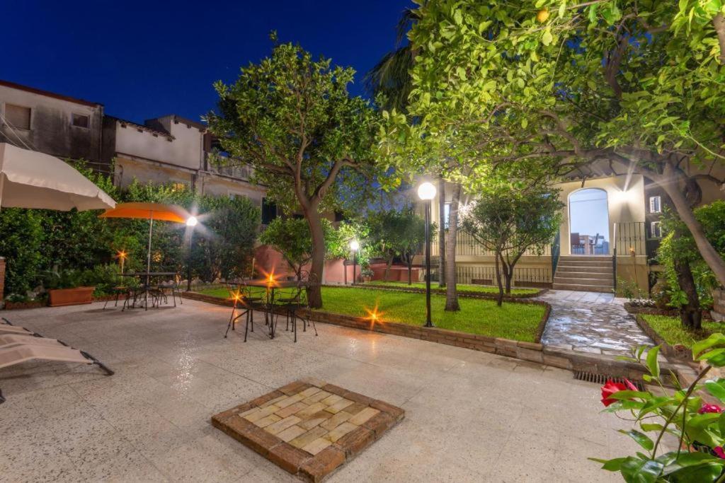 Villa Valverde Apartments E B&B Taormina Eksteriør billede