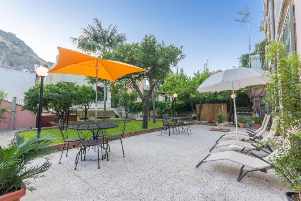 Villa Valverde Apartments E B&B Taormina Eksteriør billede